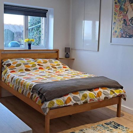 Modern Studio Apartment With Outstanding Views, Sleeps 2 Newlyn Buitenkant foto
