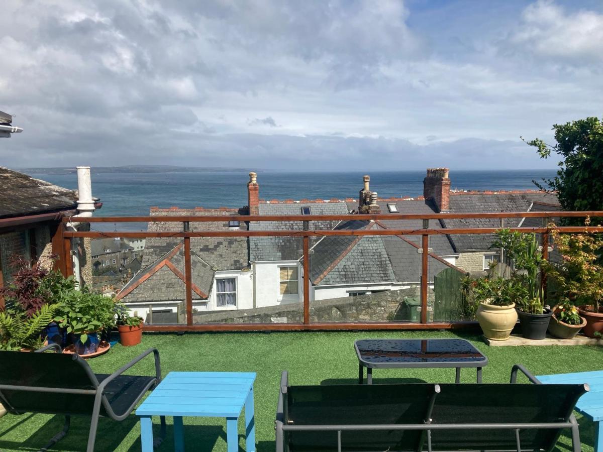 Modern Studio Apartment With Outstanding Views, Sleeps 2 Newlyn Buitenkant foto